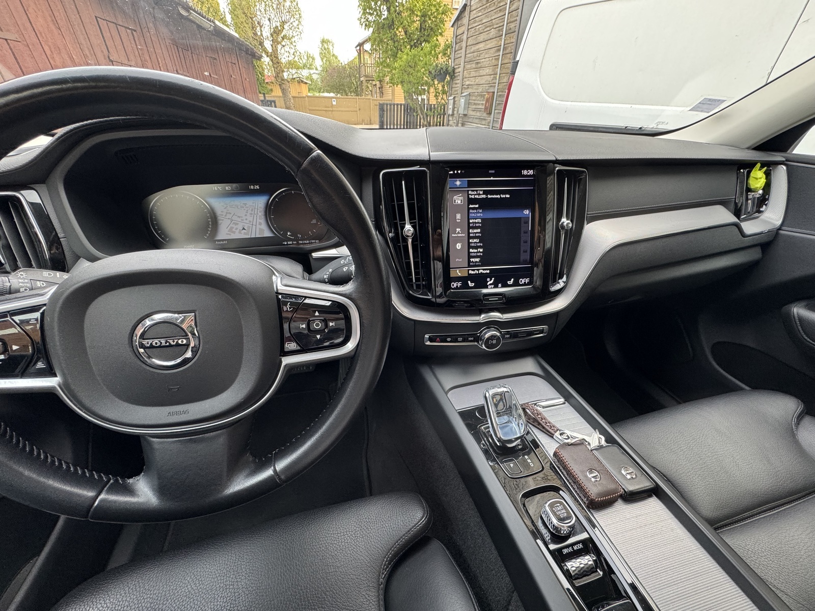 Volvo XC60 2019, photo 7/13