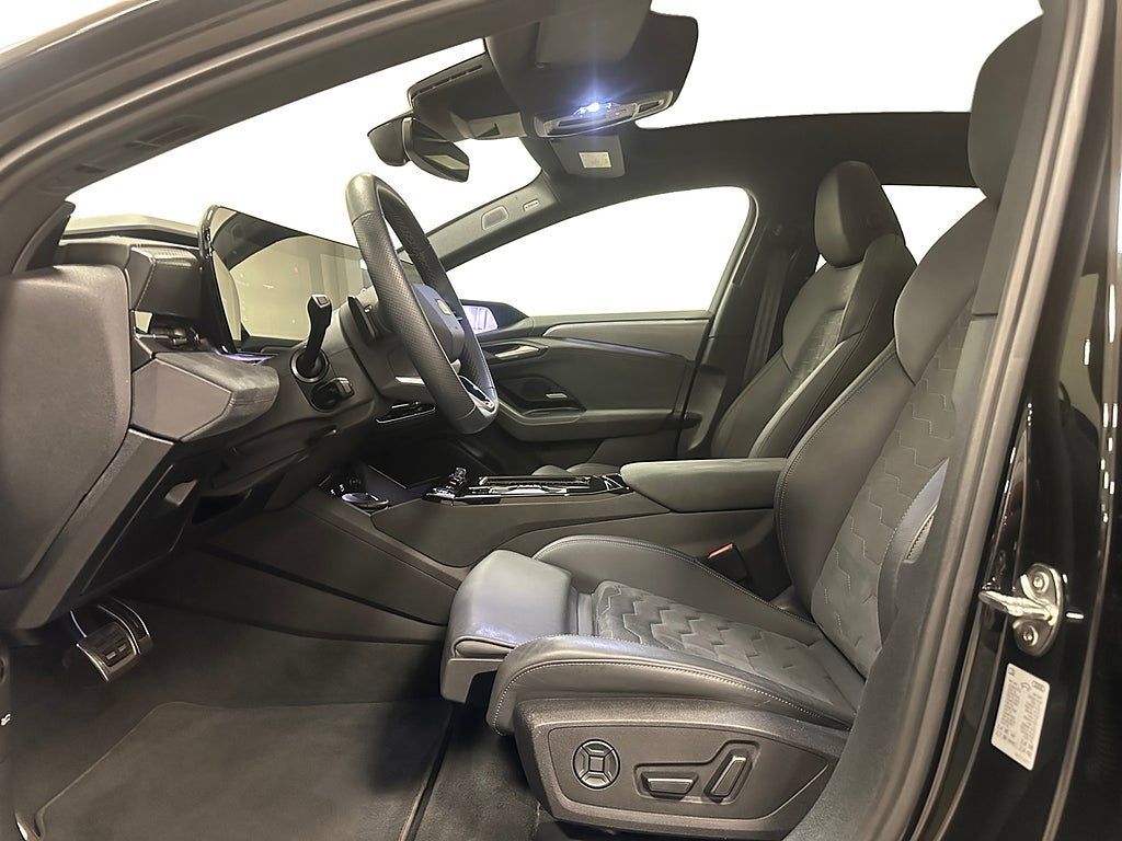 Audi A6 2024, photo 6/16