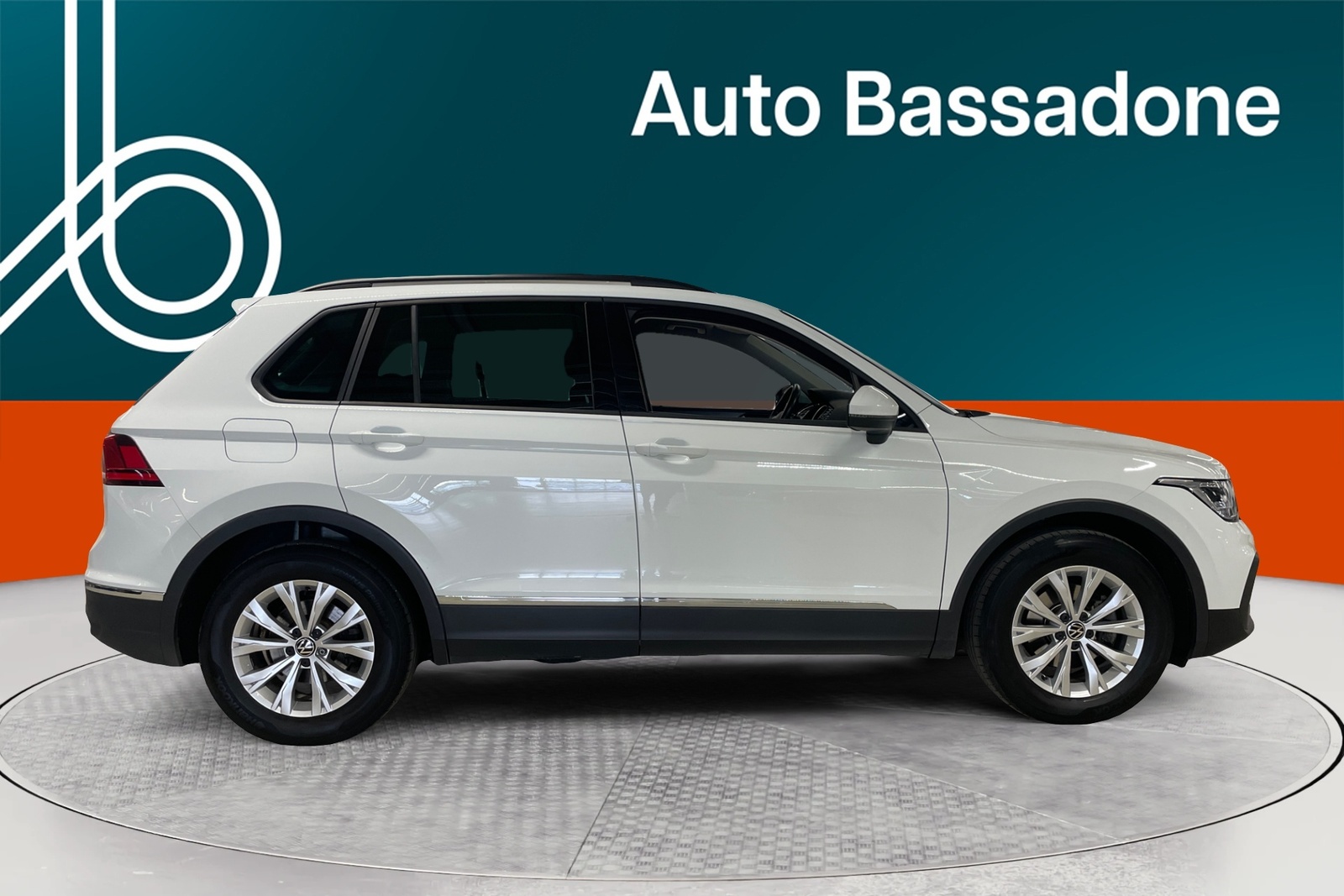 Volkswagen Tiguan 2023, photo 7/32