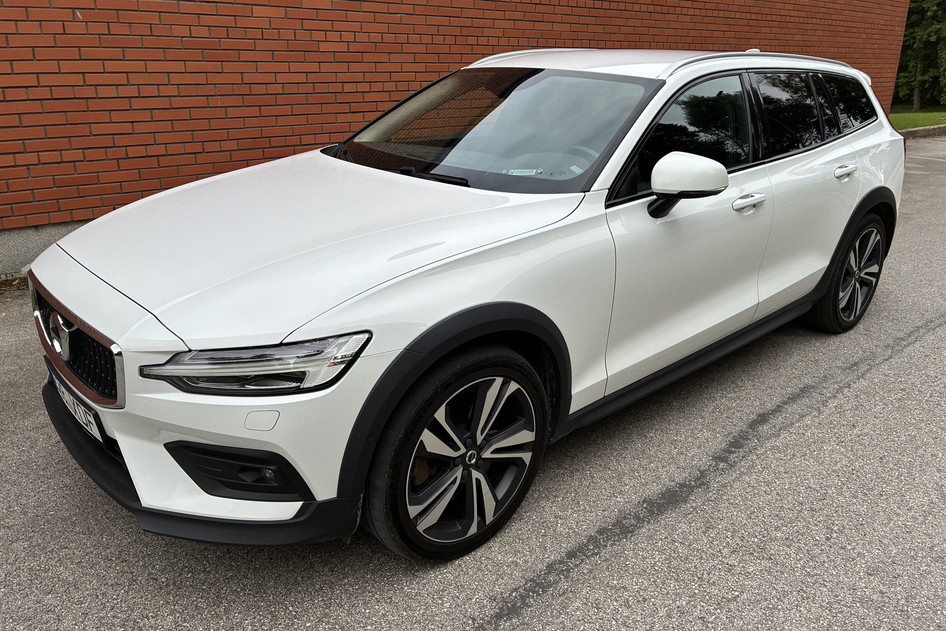 Volvo V60 Cross Country, 2020, 2.0, 140 kW, дизель, автомат, полный привод