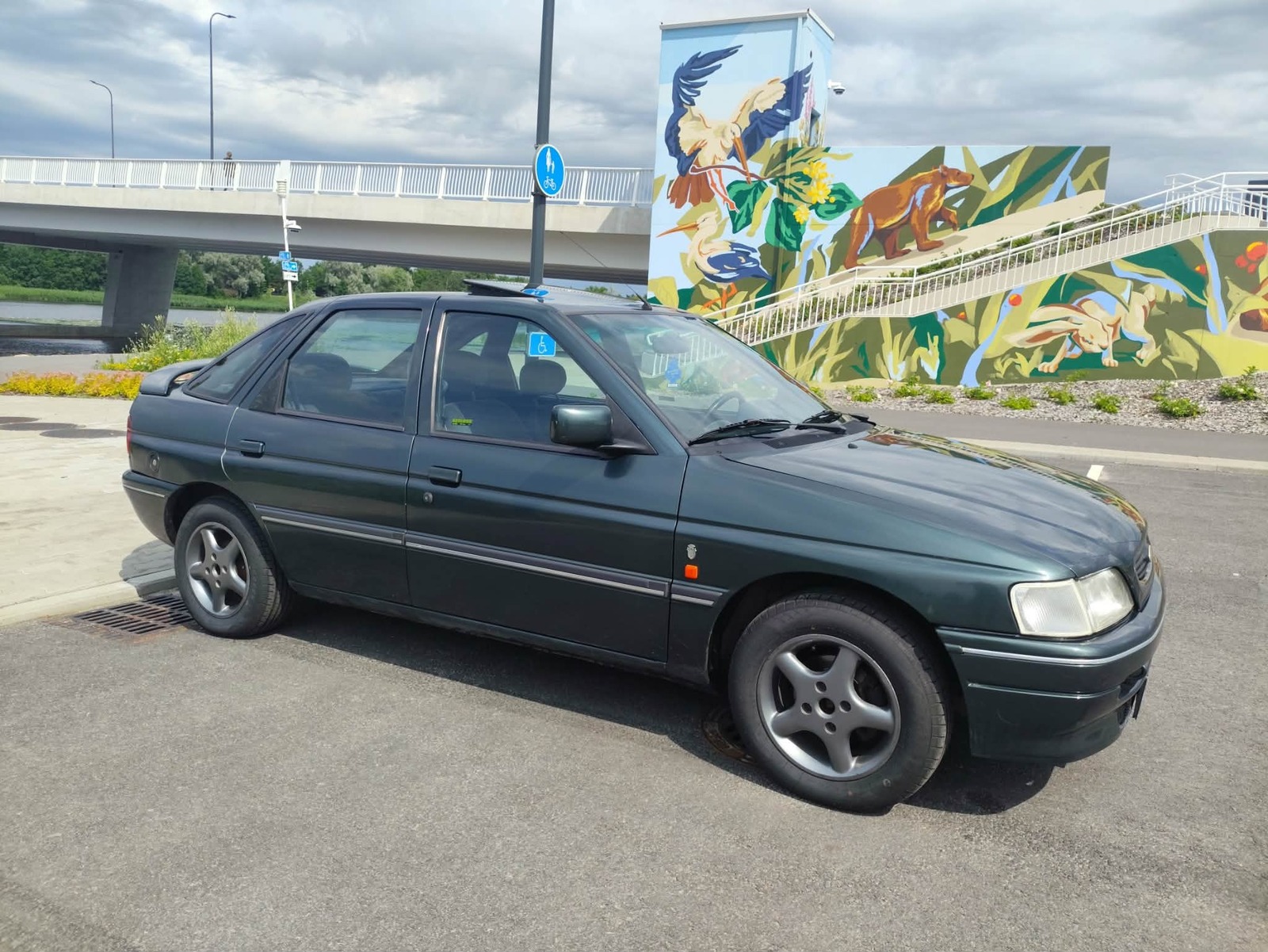 Ford Escort Ghia 1992, photo 3/8