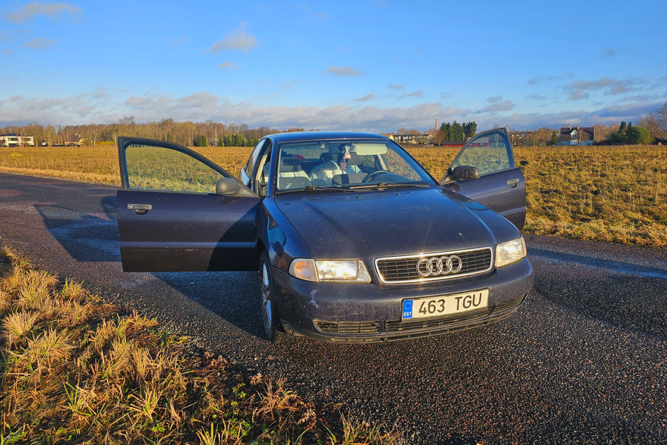 Audi A4, 1995, 1.8, 92 kW, бензин, механическая, передний привод