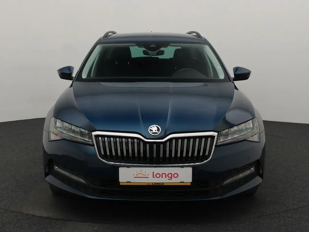 Škoda Superb 2022, photo 3/10