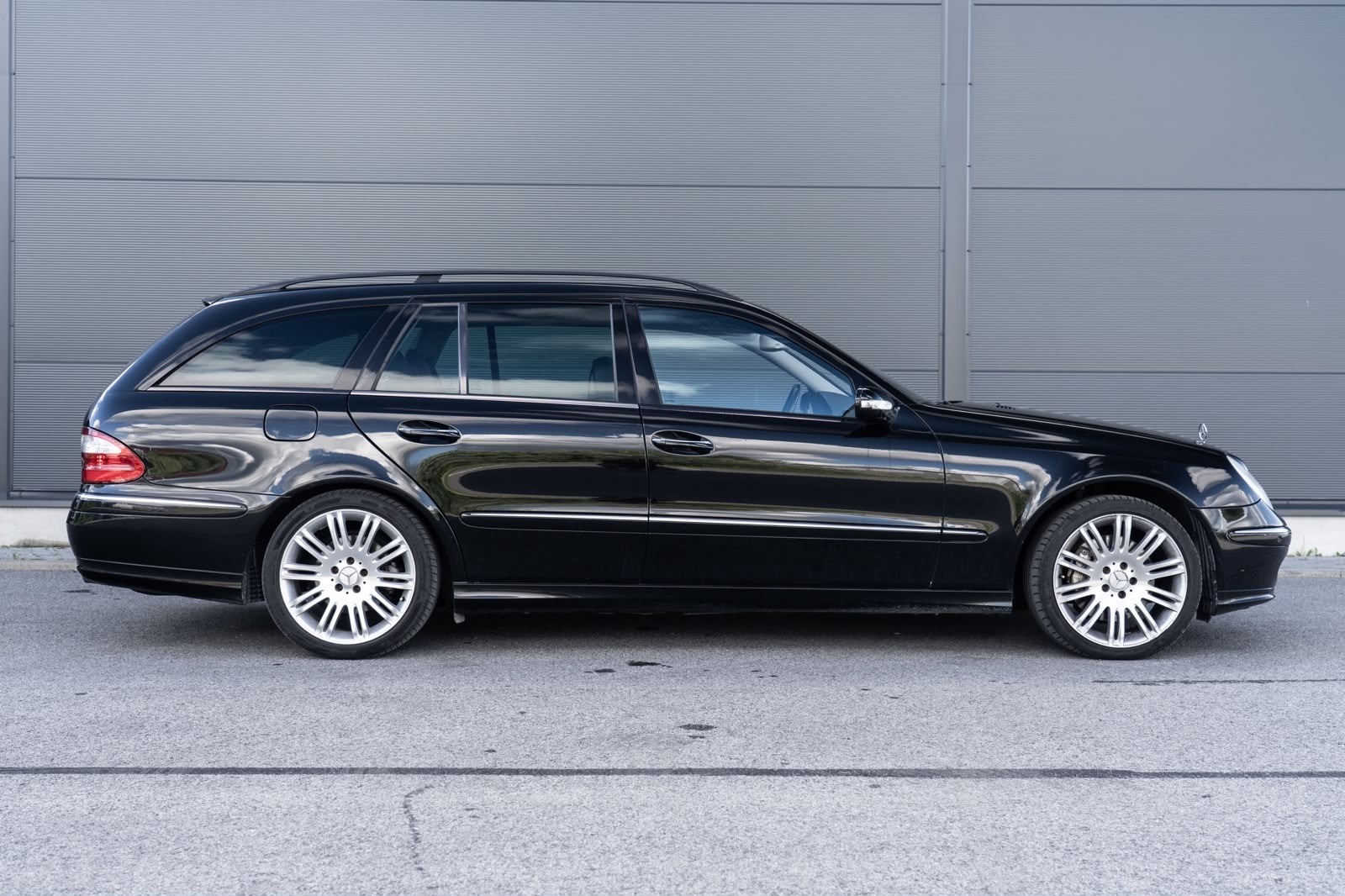 Mercedes-Benz E 320 2005, kuva 5/10
