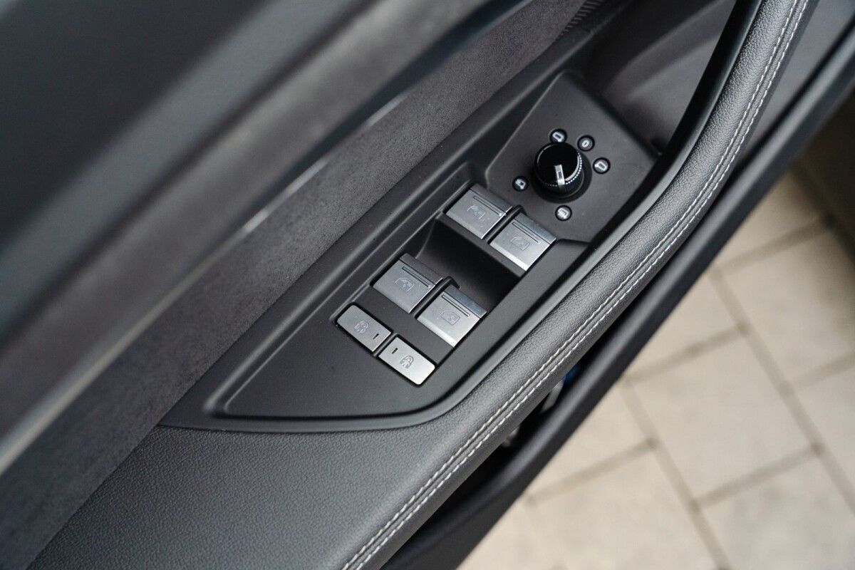 Audi Q8 e-tron 2023, photo 7/30