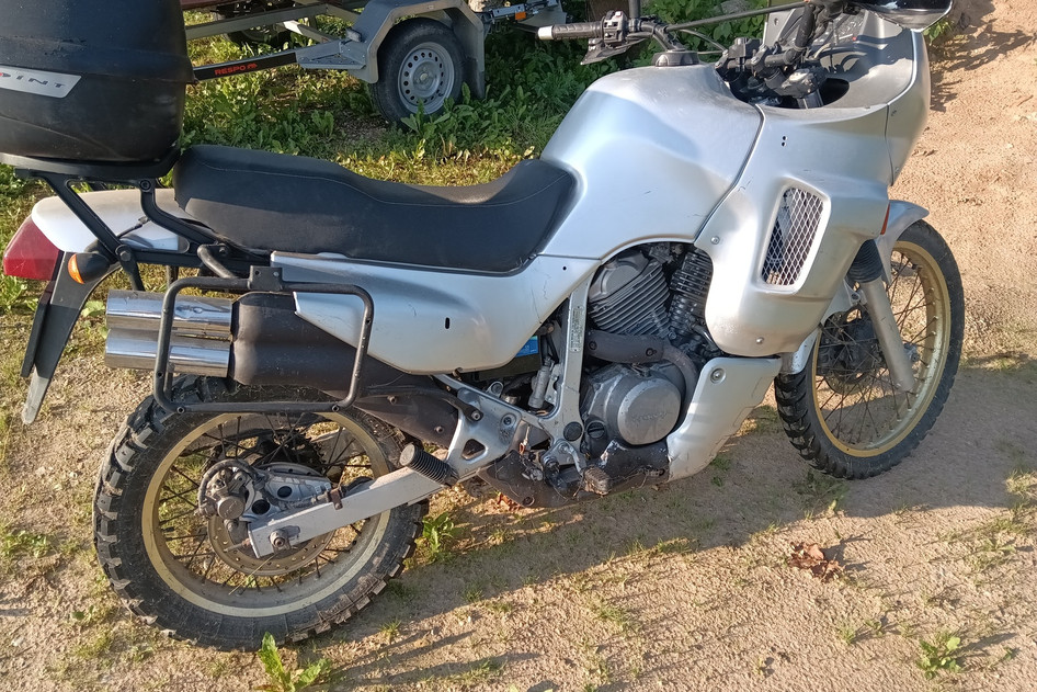 Honda XL 600V, 1991, 0.6, 37 kW, petrol, manual, rear-wheel drive