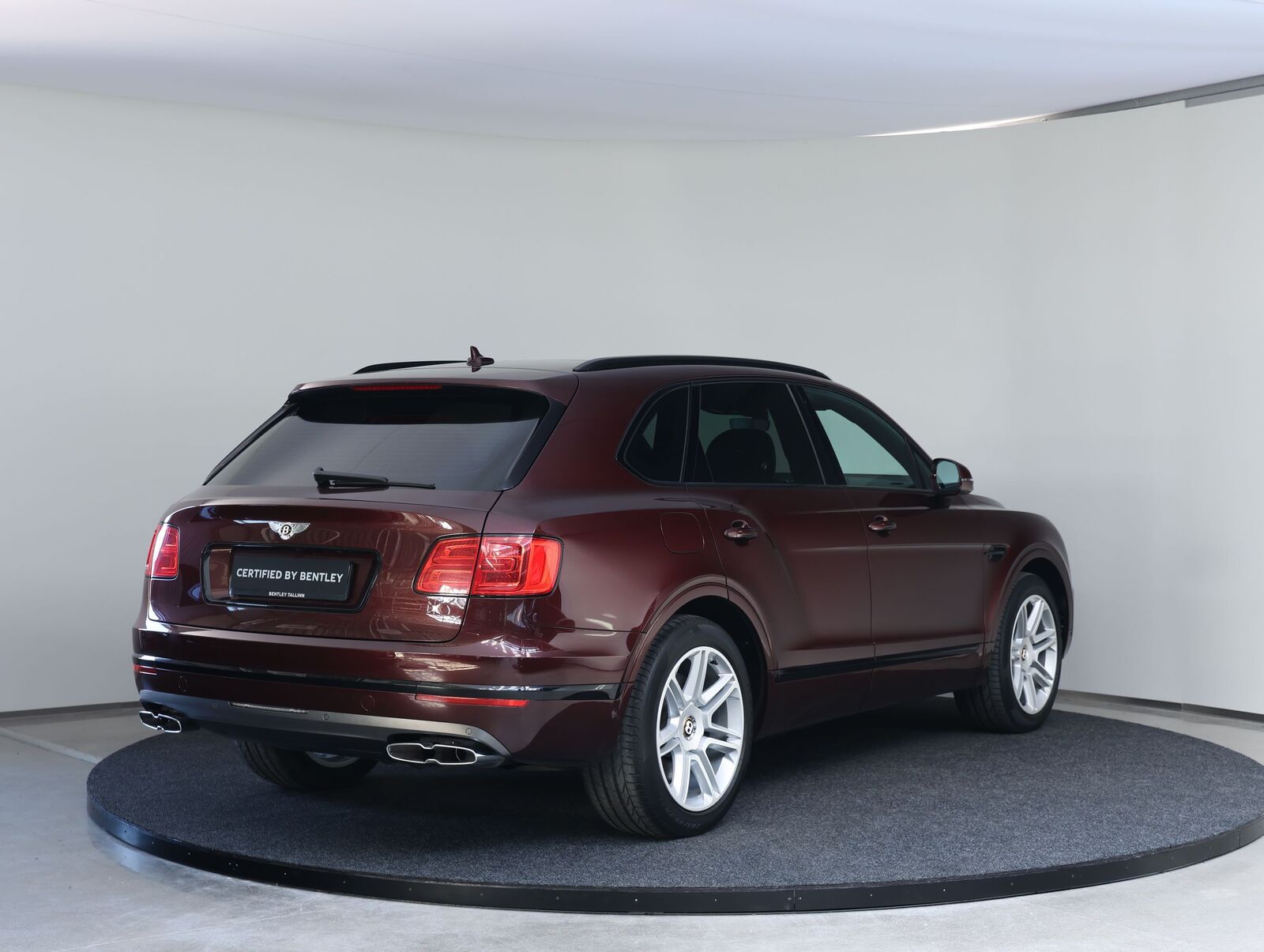 Bentley Bentayga 2019, photo 2/21