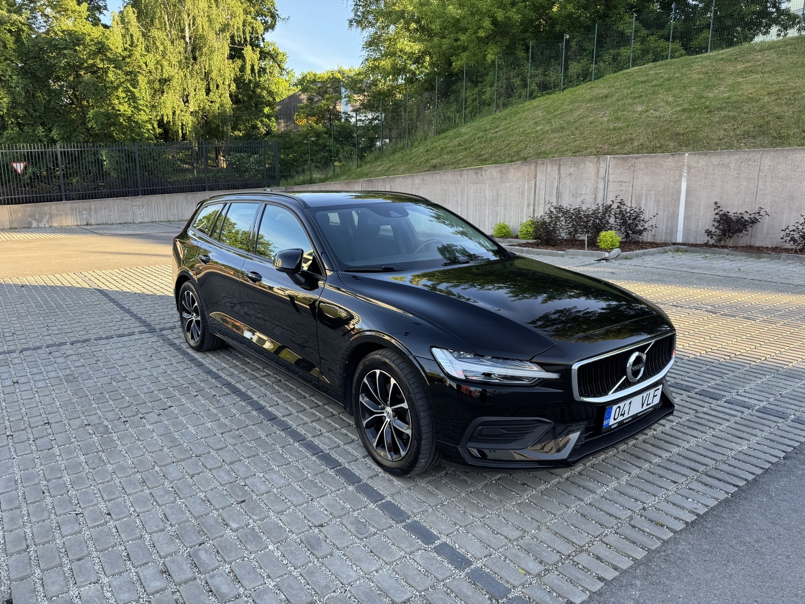 Volvo V60 2019, kuva 3/18