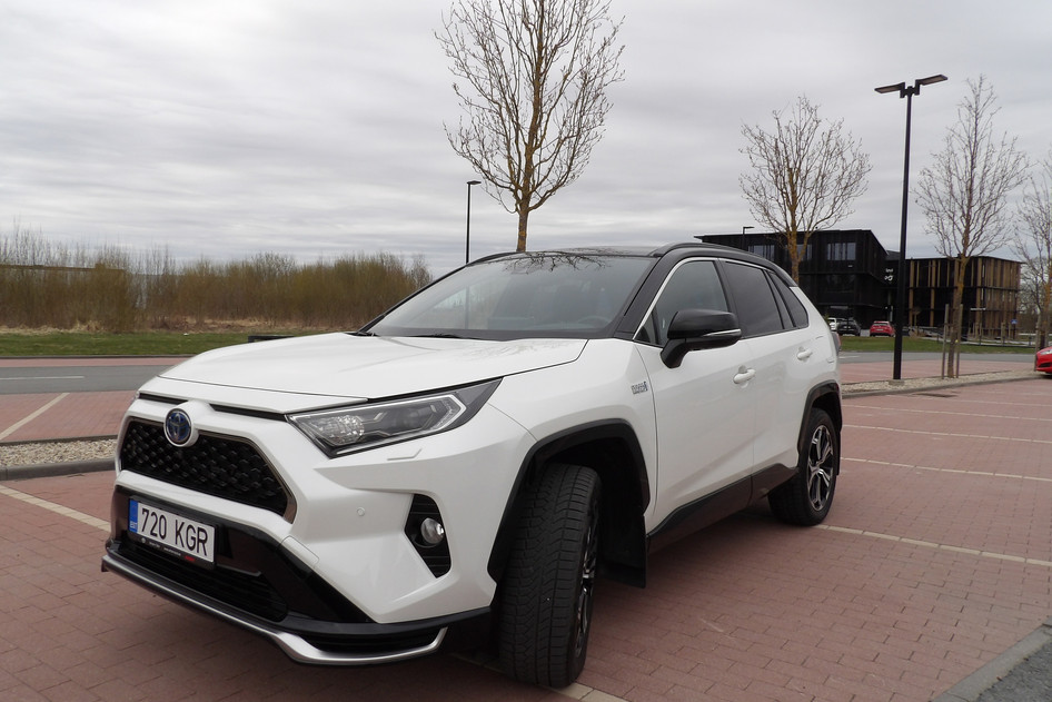 Toyota RAV4, 2021, 2.5, 136 kW, uzlādējams hibrīds (benzīns/elektrība), automātiskā, pilnpiedziņa