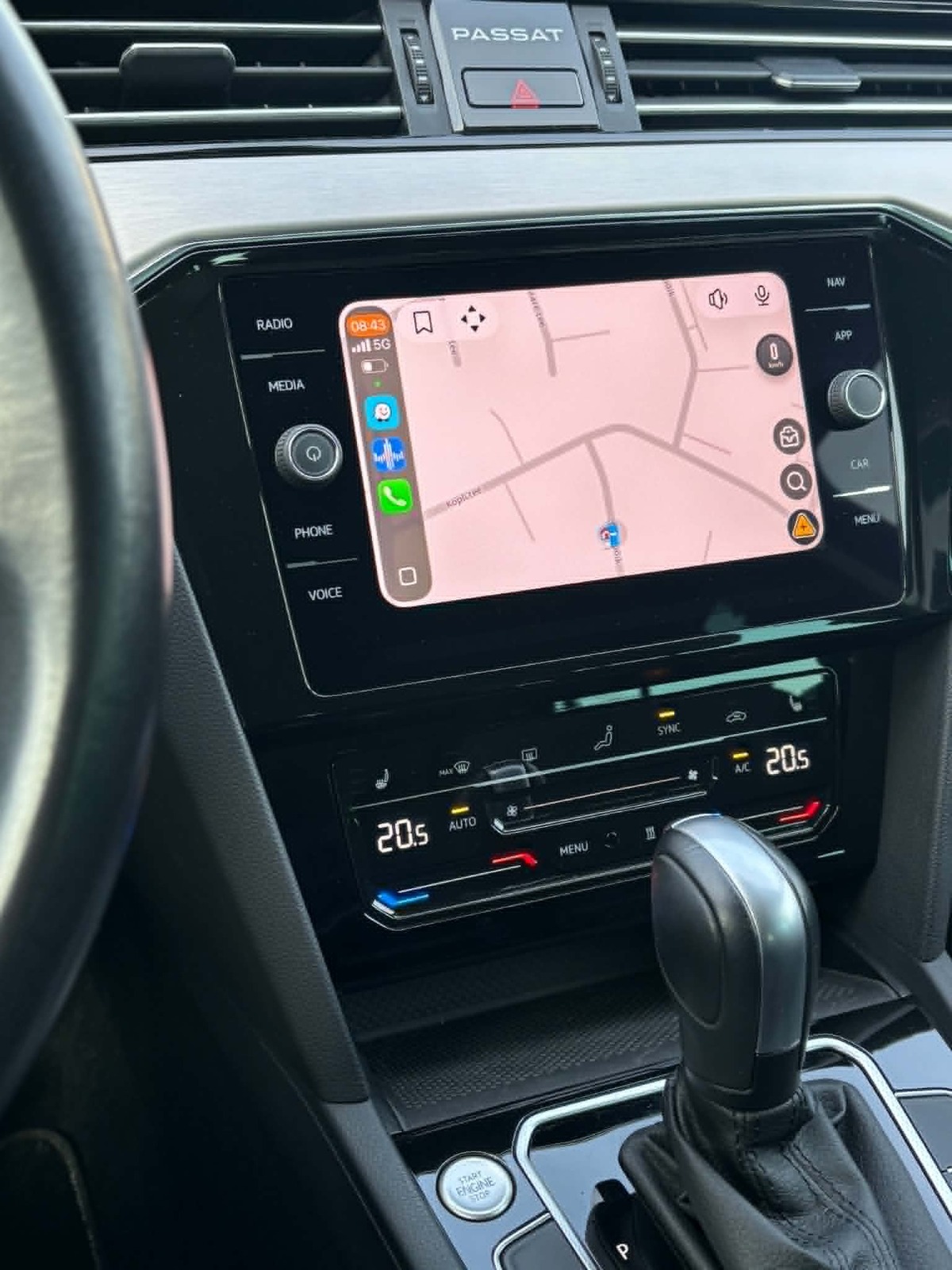 Volkswagen Passat Variant 2022, photo 3/10