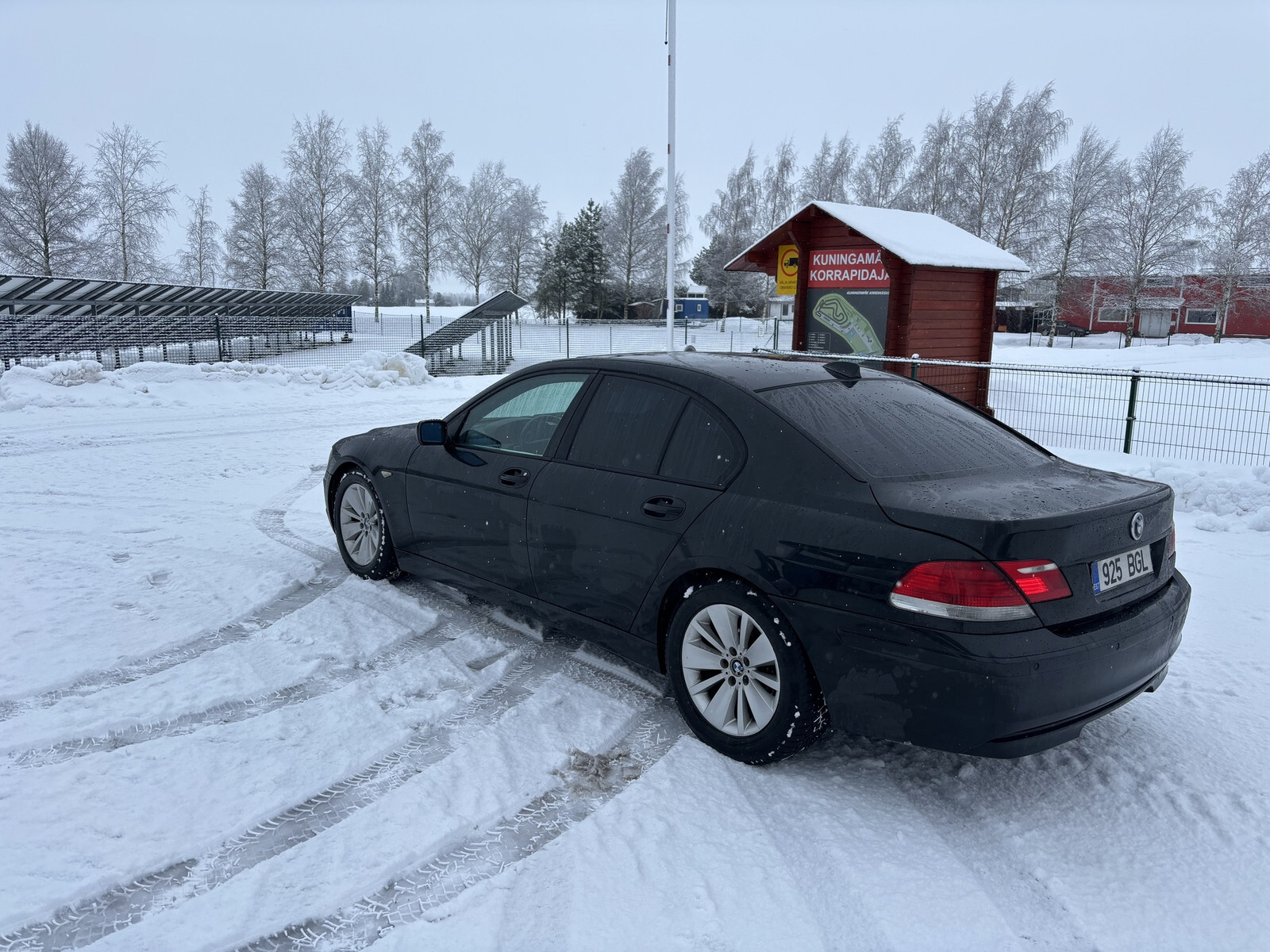 BMW 730 2005, photo 2/6