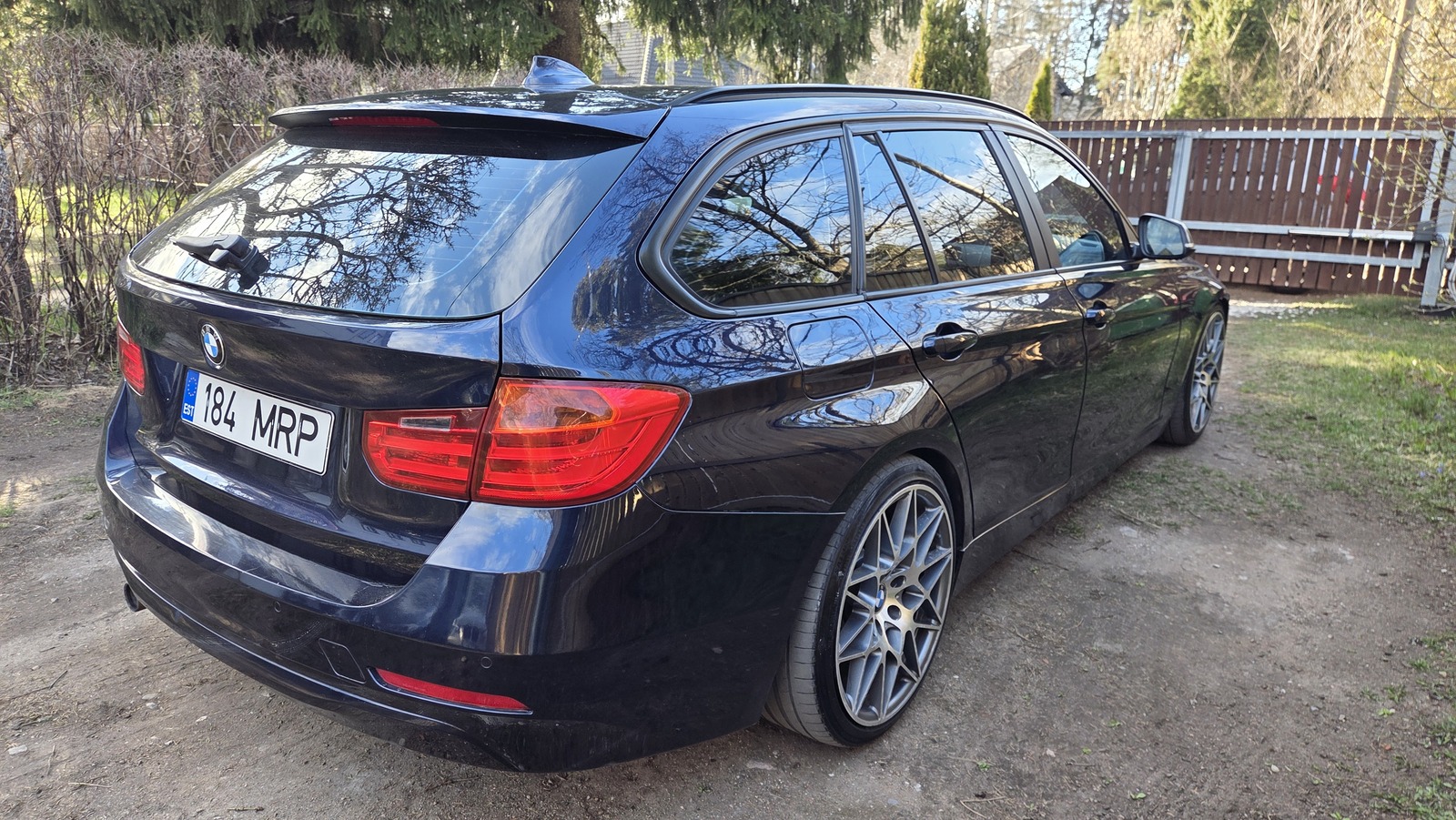 BMW 320 2012, photo 4/10