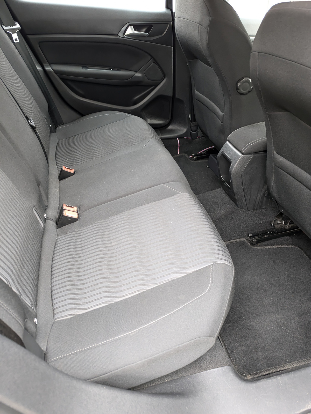 Peugeot 308 2016, photo 6/10