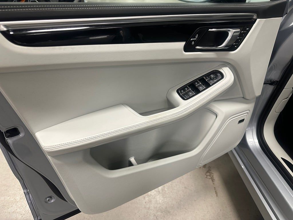 Porsche Macan 2023, photo 7/26