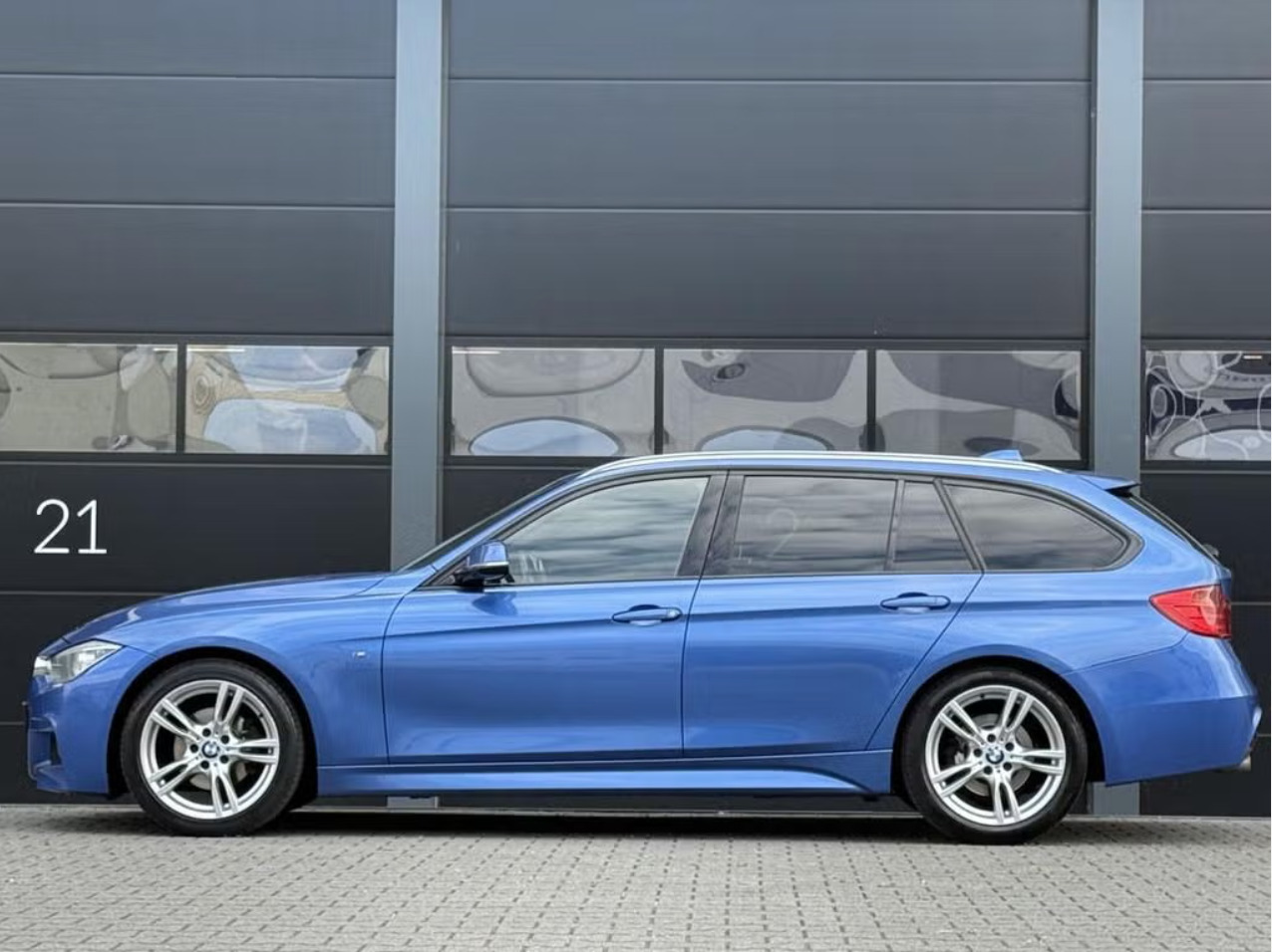 BMW 318 2014, photo 5/10