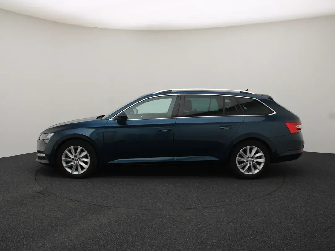 Škoda Superb 2020, photo 6/10