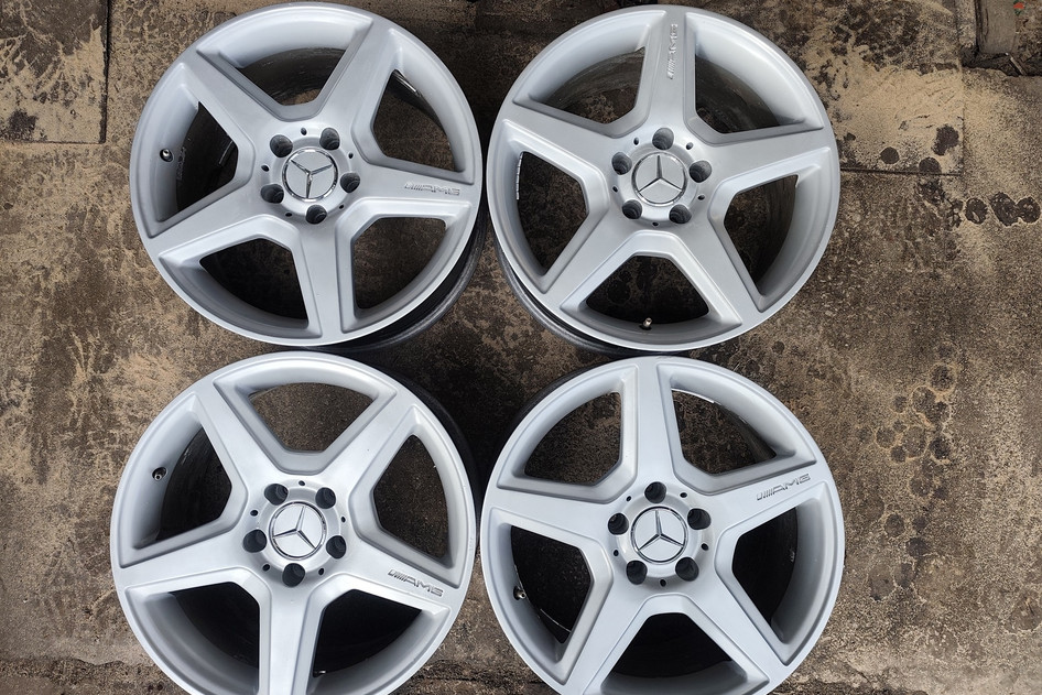Lietots alloy wheel<br>8 x 17 ET35 5 x 112 66.6