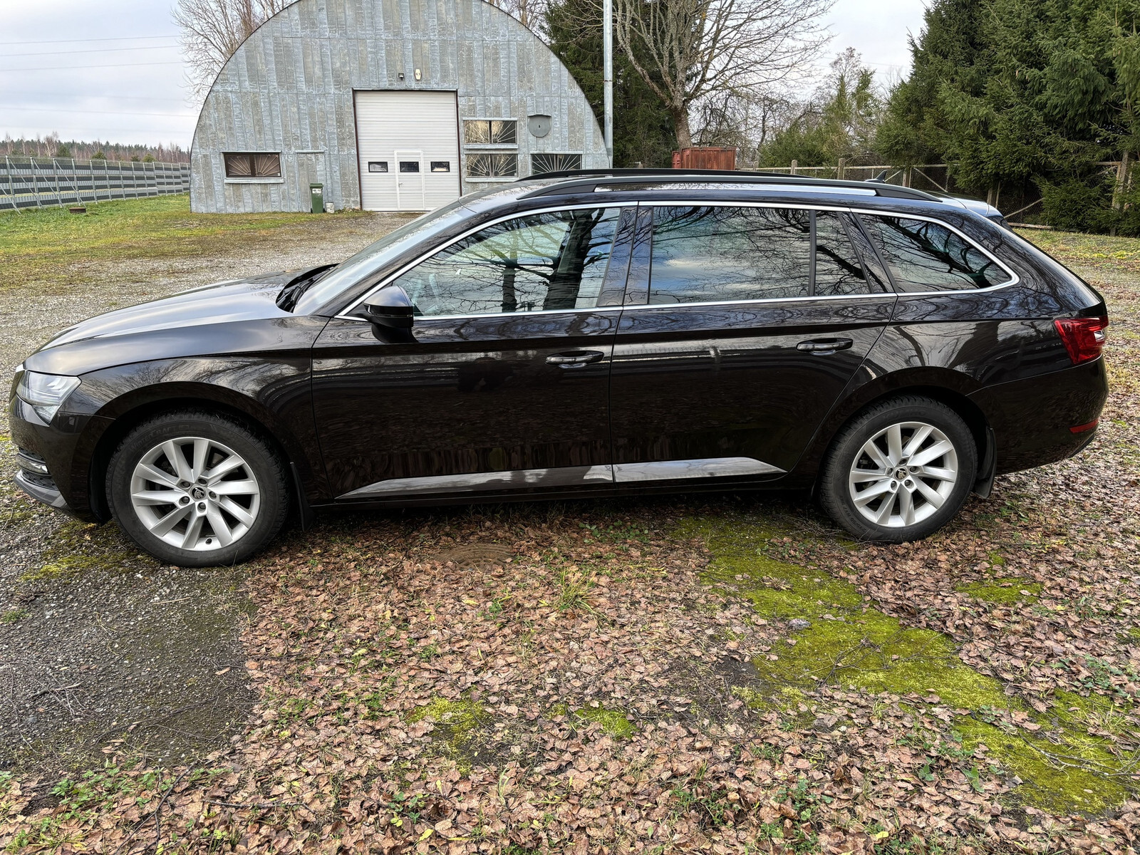 Škoda Superb 2019, photo 3/17