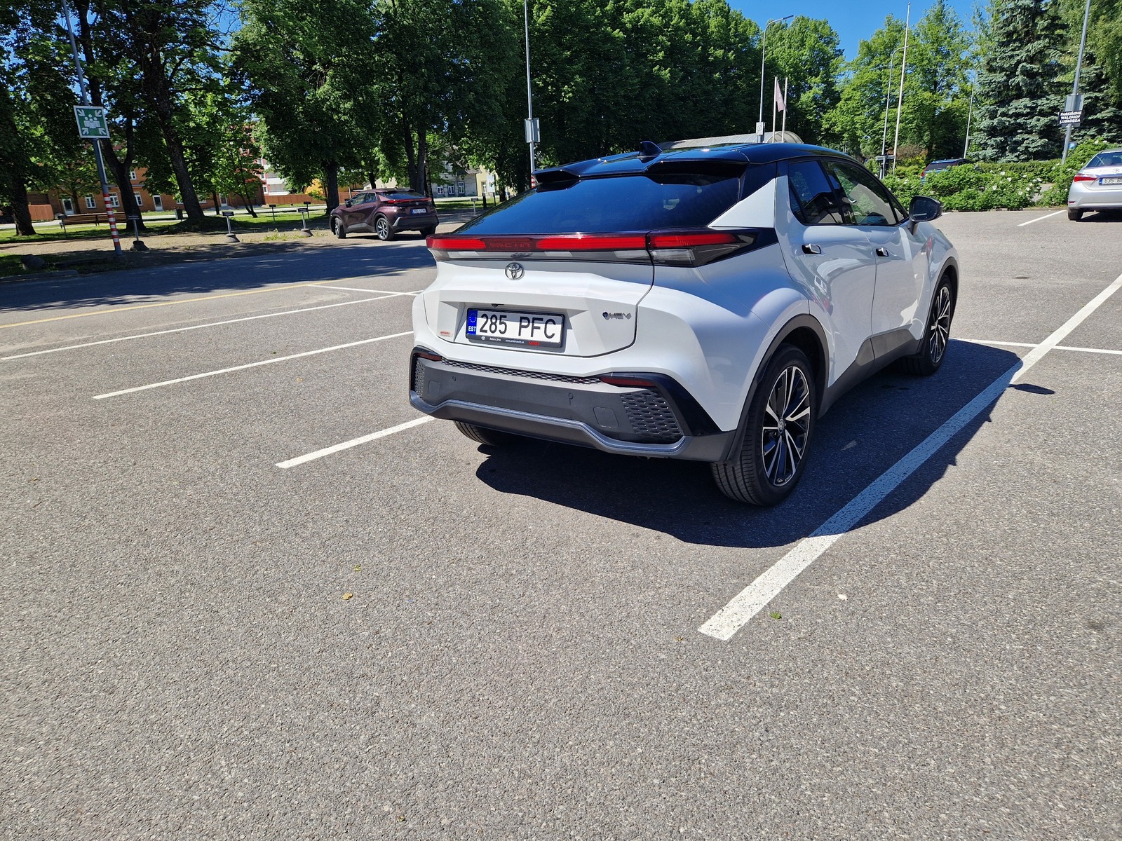 Toyota C-HR 2024, photo 4/10
