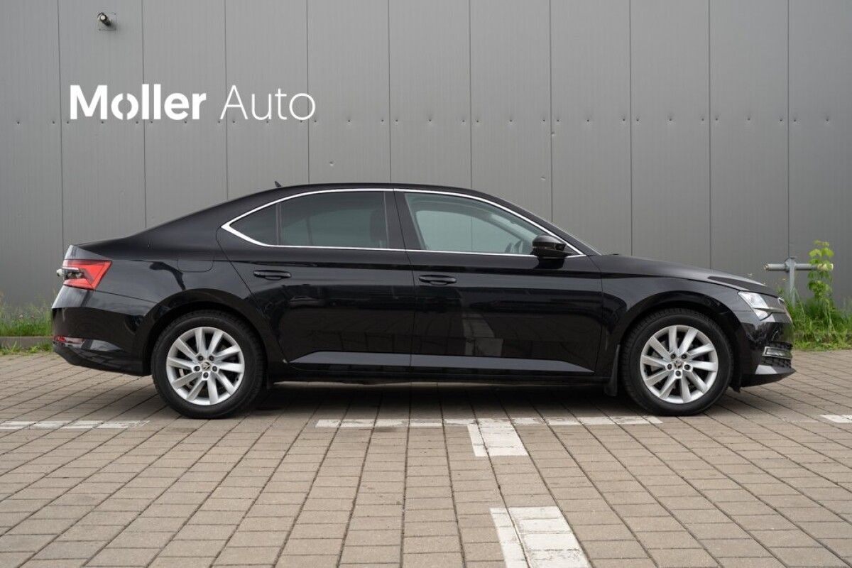 Škoda Superb 2020, photo 7/24