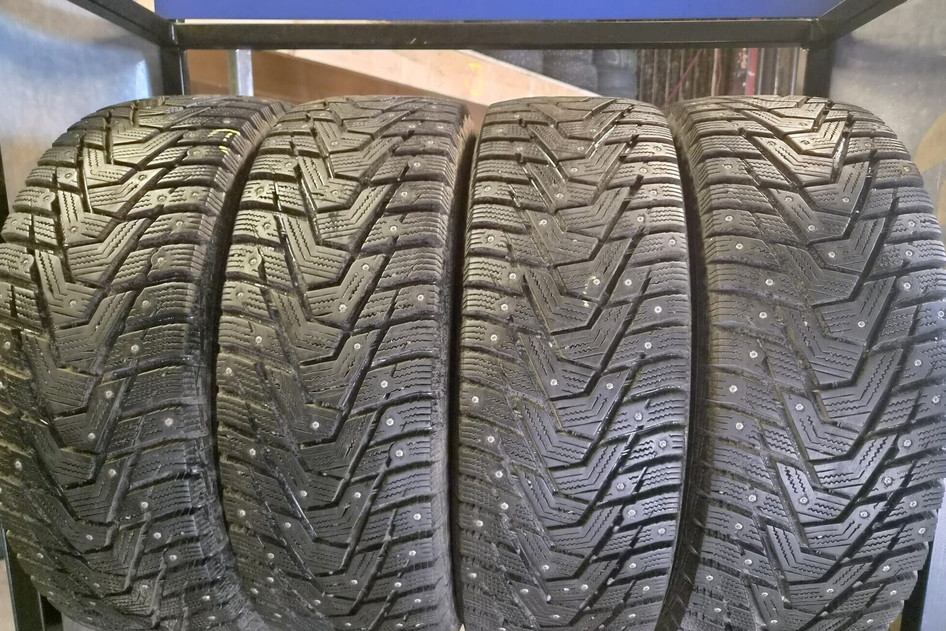 Подержанный шипованная шина 215/60R17 Hankook W429 RS2