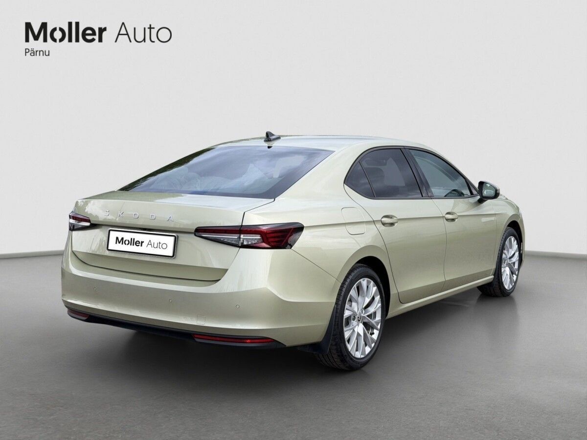 Škoda Superb 2024, photo 2/10
