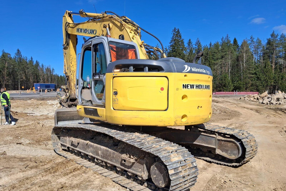 New Holland E235BSR-2