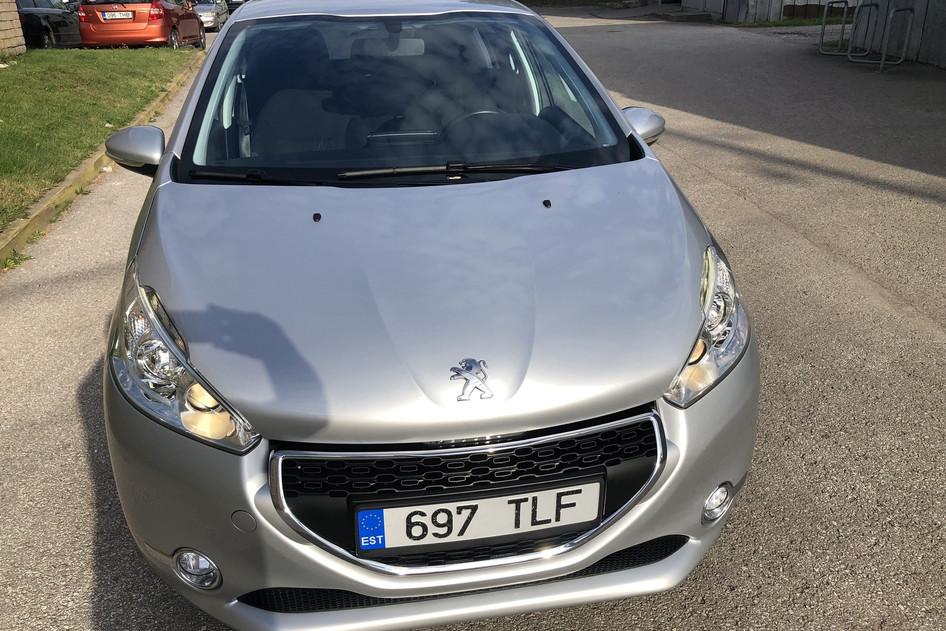 Peugeot 208, 2015, 1.2, 60 kW, petrol, manual, front-wheel drive