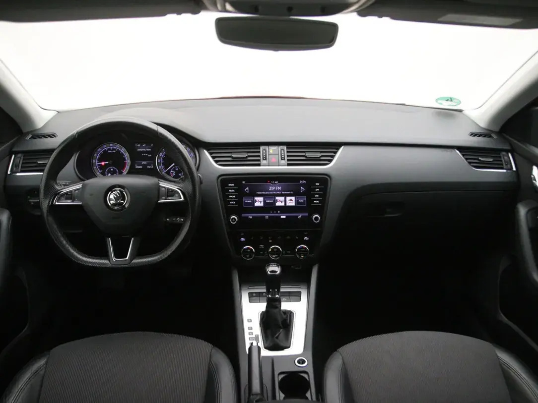 Škoda Octavia 2018, photo 2/32