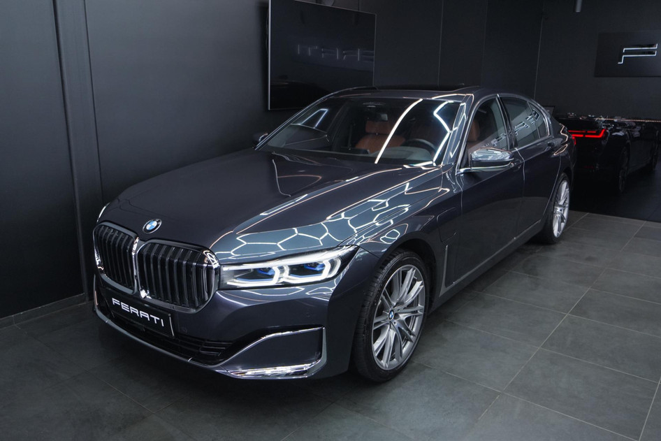 BMW 745, 2019, 3.0, 210 kW, hybrid (petrol/electric), automatic, rear-wheel drive