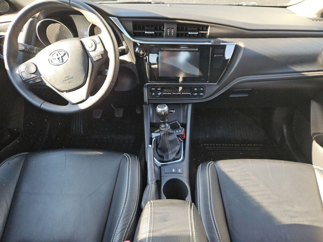 Toyota Auris Touring Sports 2015, photo 5/6