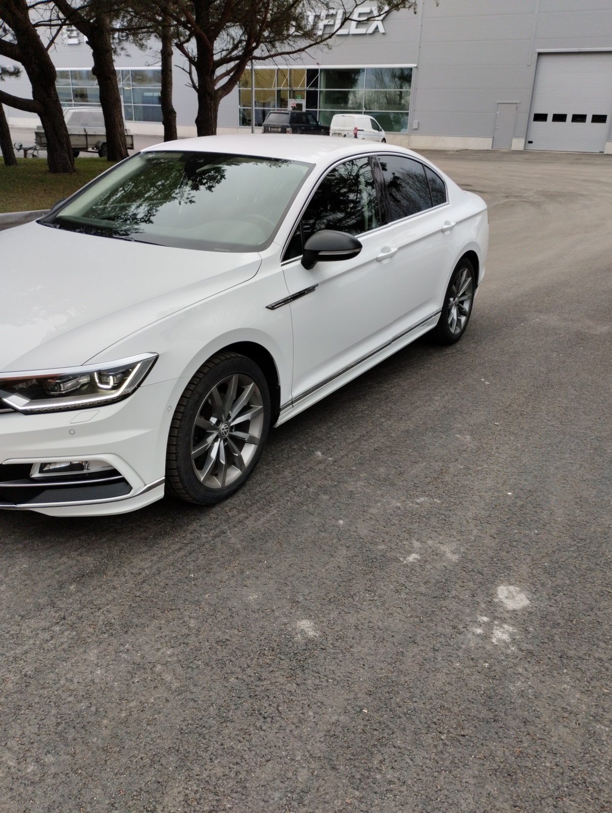 Volkswagen Passat 2018, photo 3/10