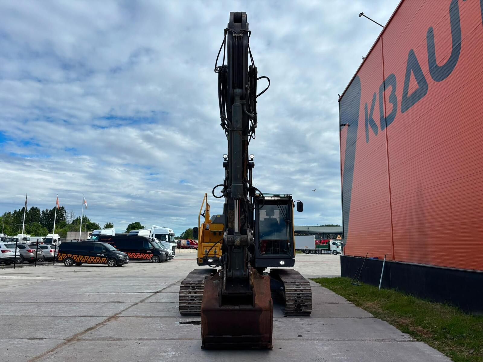 Volvo EC 220 EL, photo 2/26