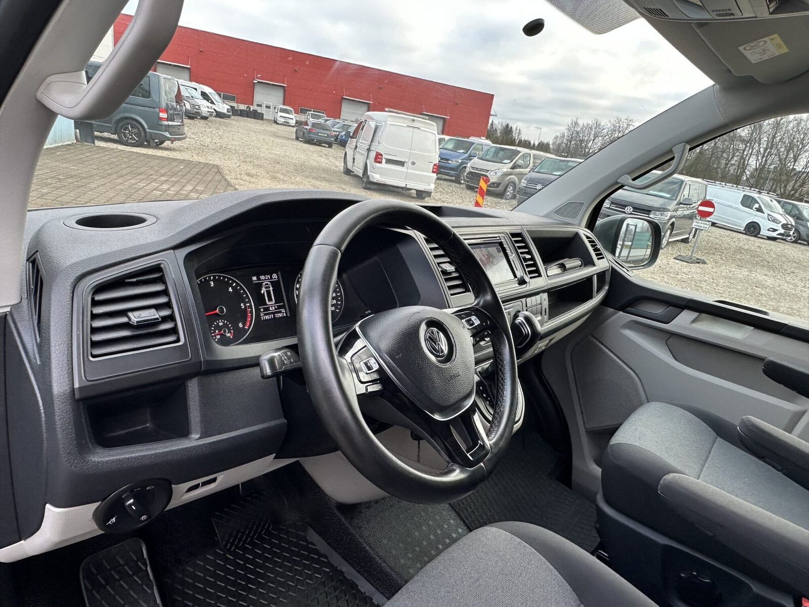Volkswagen Transporter 2019, kuva 5/21