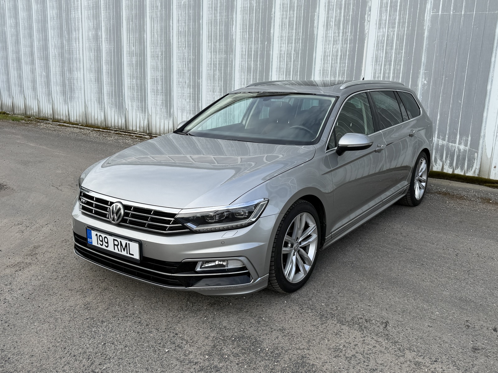 Volkswagen Passat R-LINE 1.6 TDI 88kW