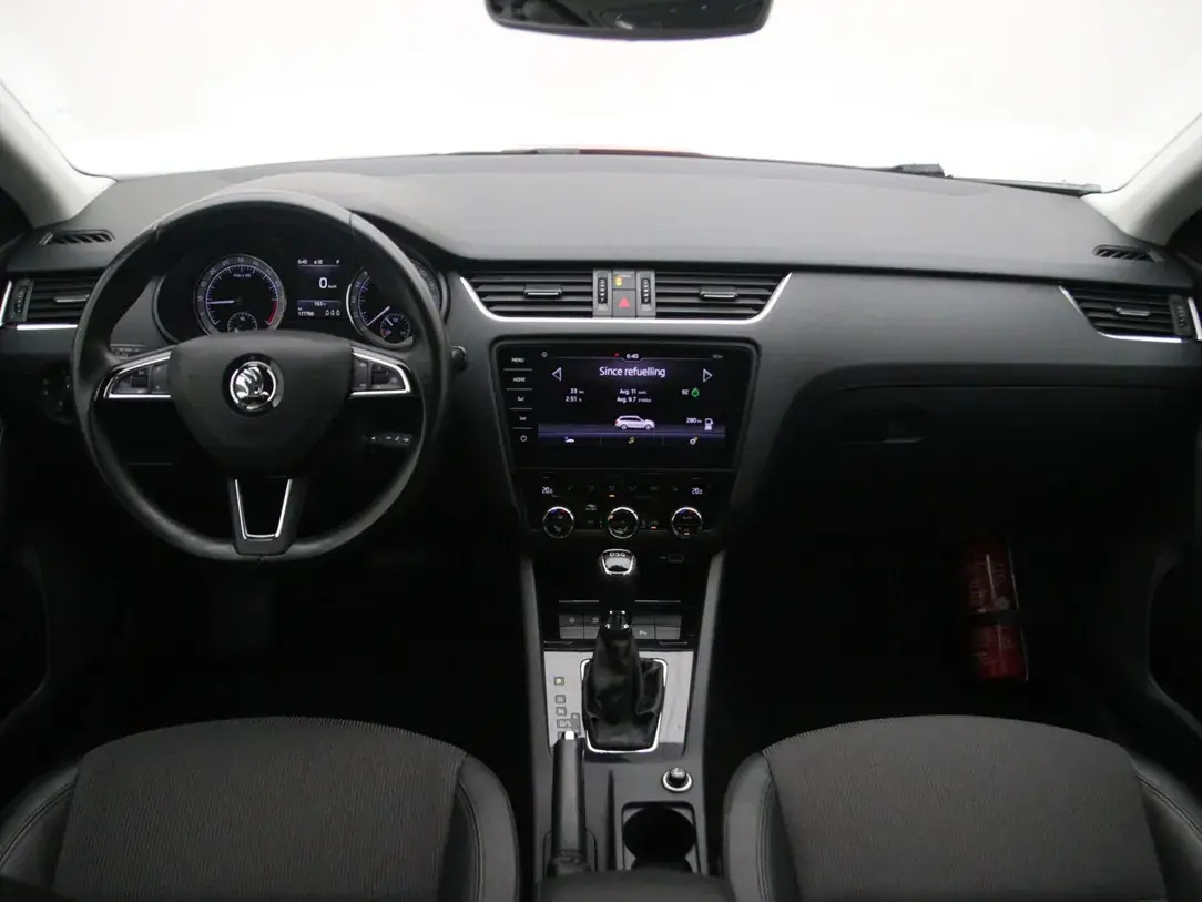 Škoda Octavia 2018, photo 2/31