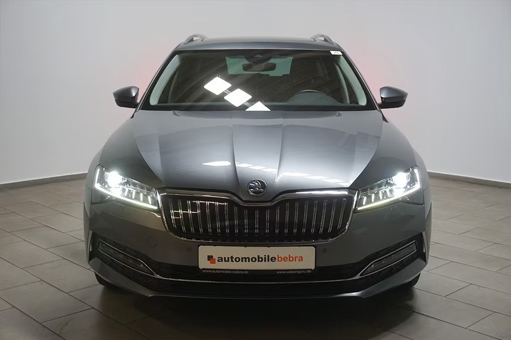 Škoda Superb L&K 2022, photo 2/13