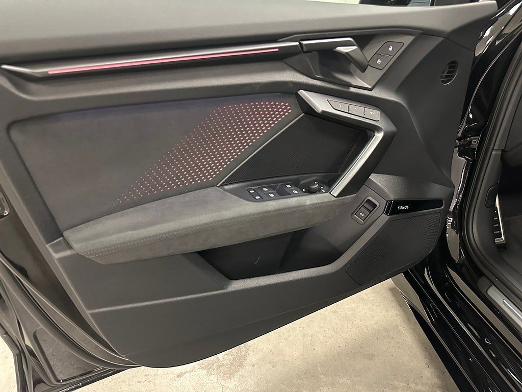 Audi RS3 2024, photo 7/24