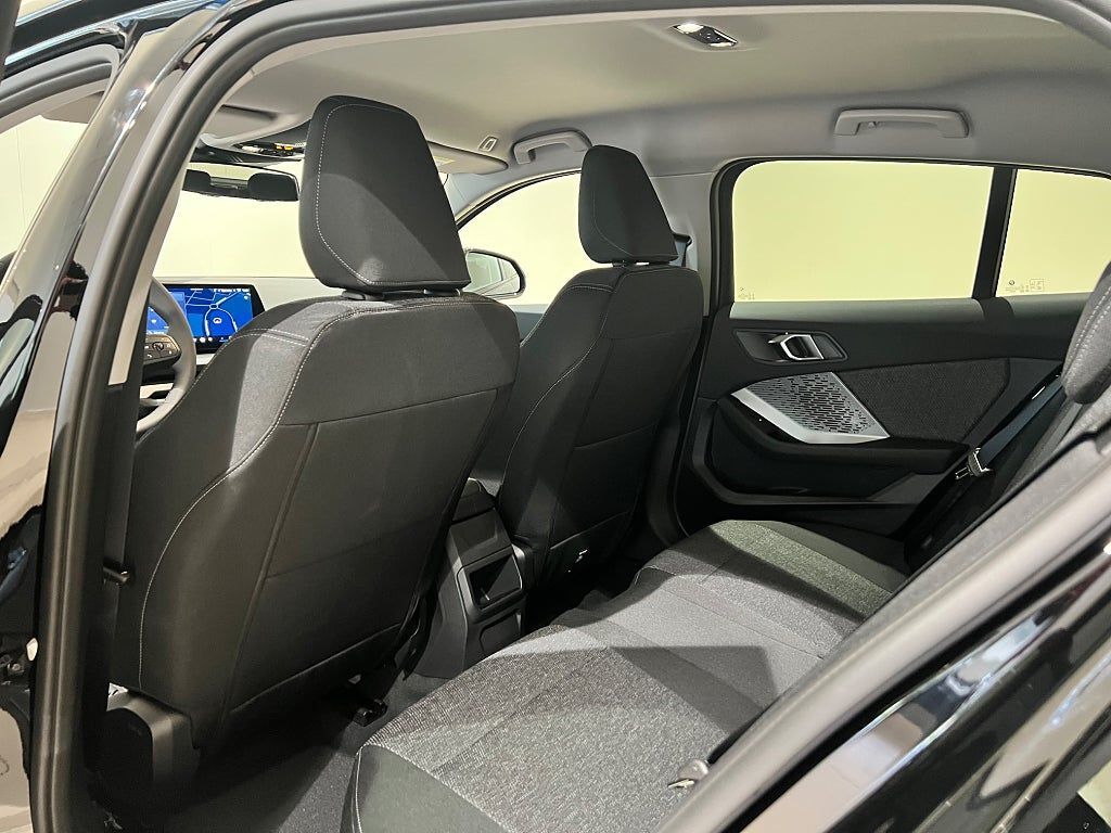 BMW 120 2026, kuva 6/10