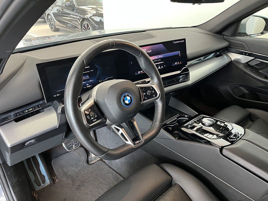 BMW i5 2024, photo 6/10