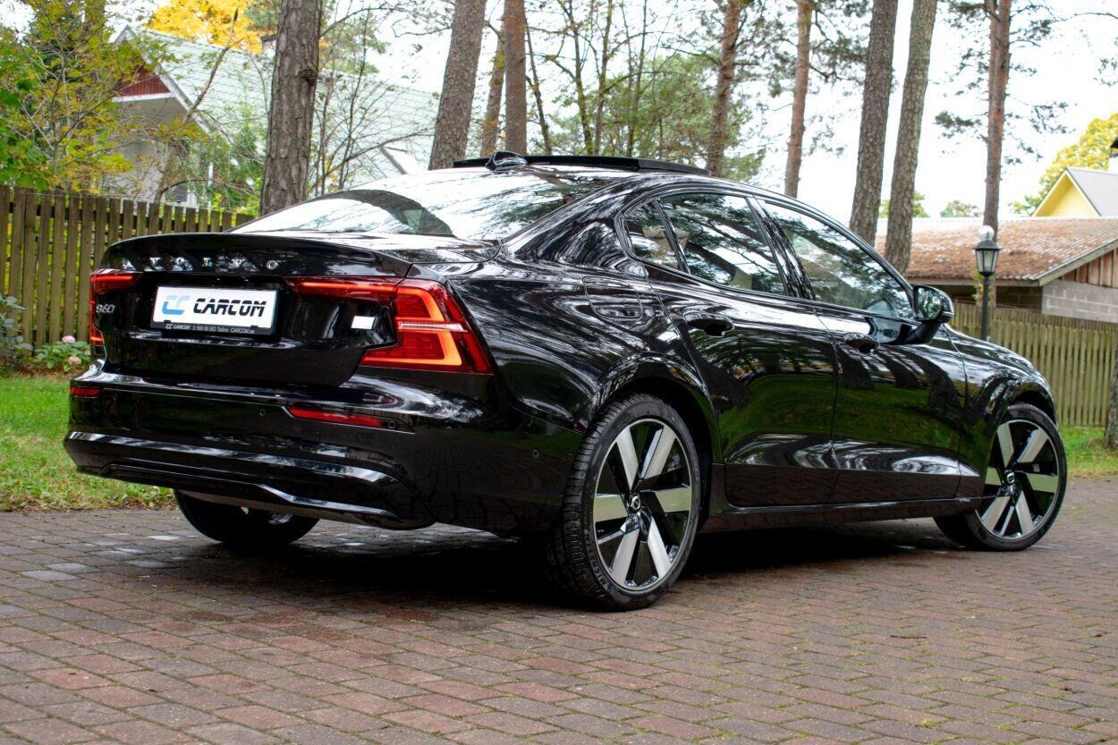 Volvo S60 2024, photo 2/20
