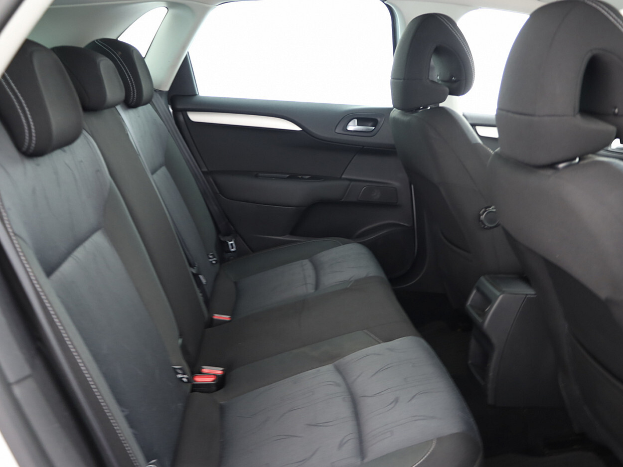 Citroën C4 2011, photo 7/8