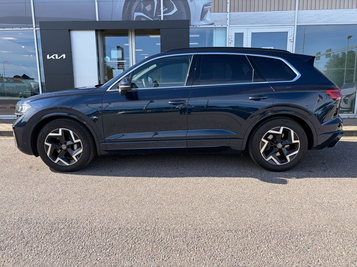 Volkswagen Touareg 2025, photo 2/10