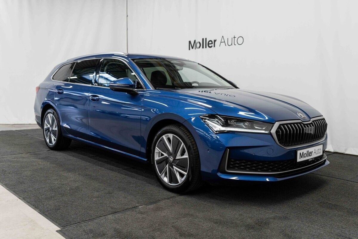 Škoda Superb 2024, photo 6/16