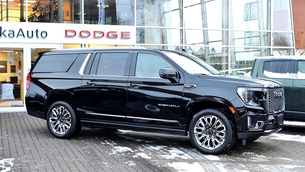 GMC Yukon 2023, photo 2/10