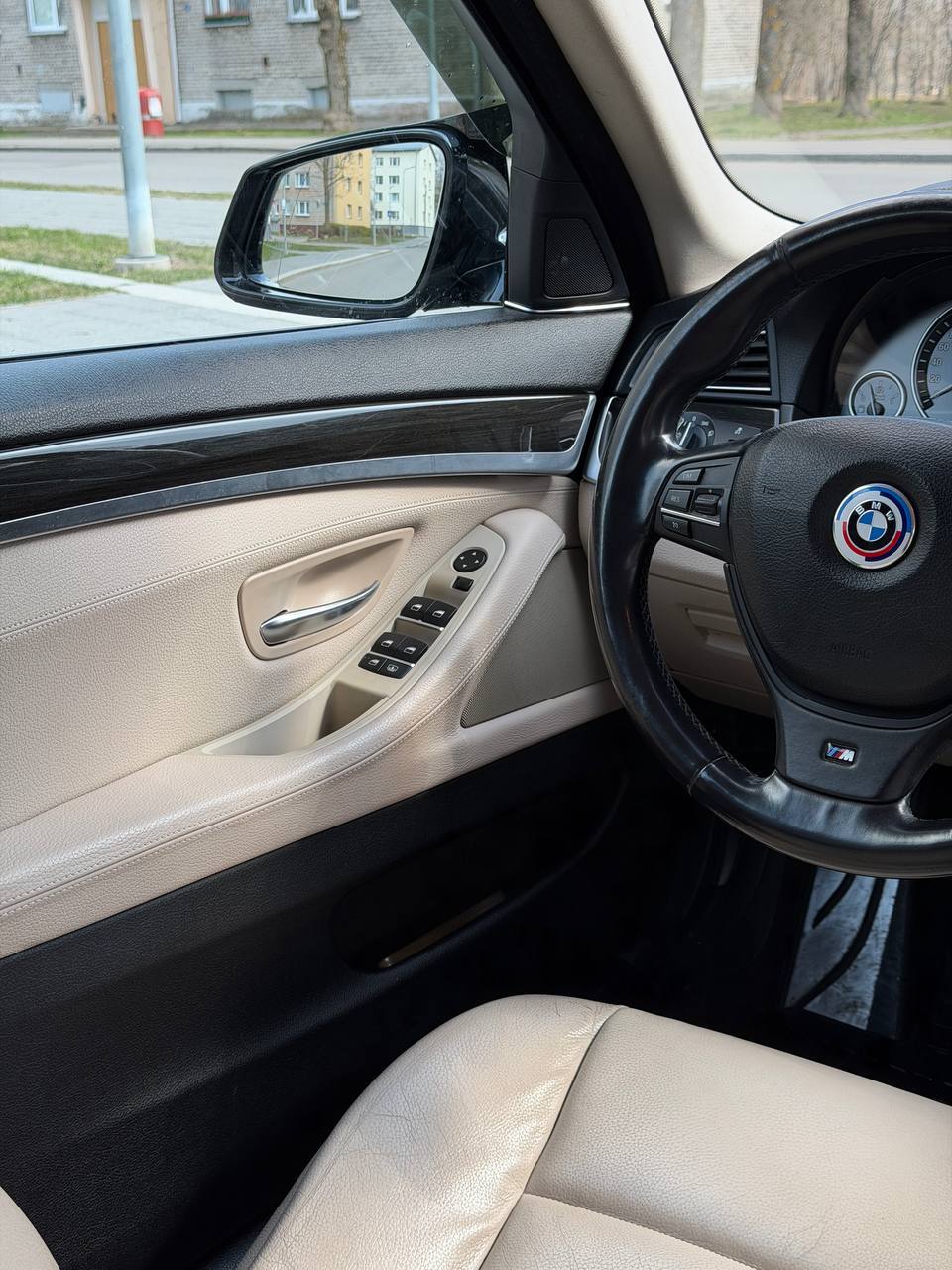 BMW 520 2011, photo 6/9