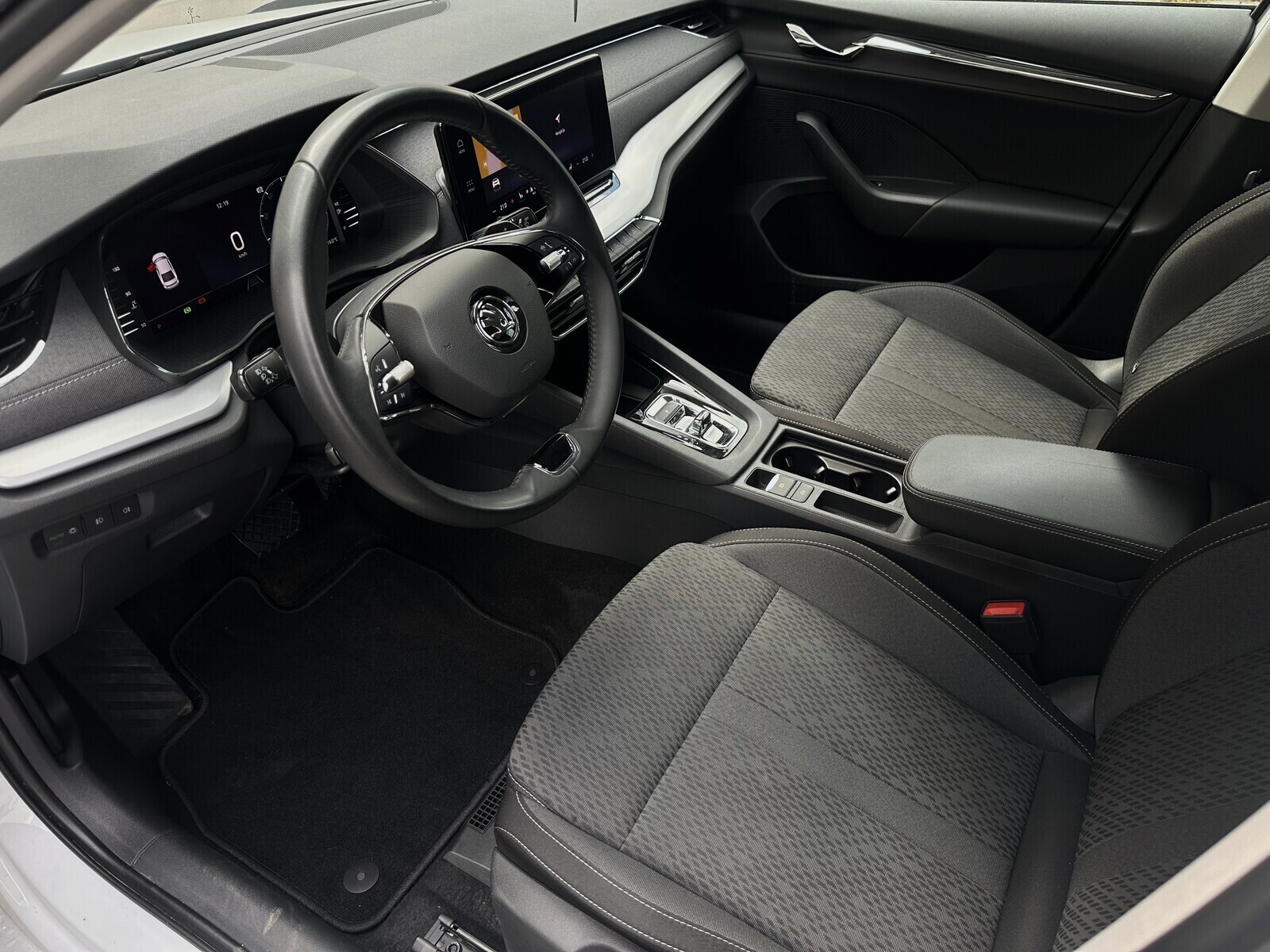 Škoda Octavia 2024, photo 7/10