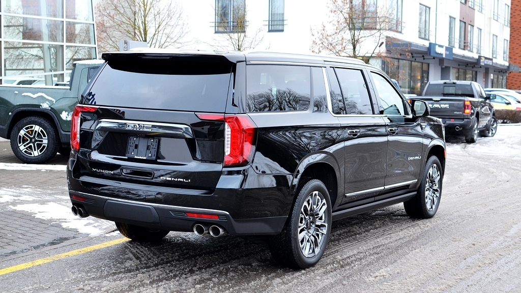GMC Yukon 2023, photo 3/10