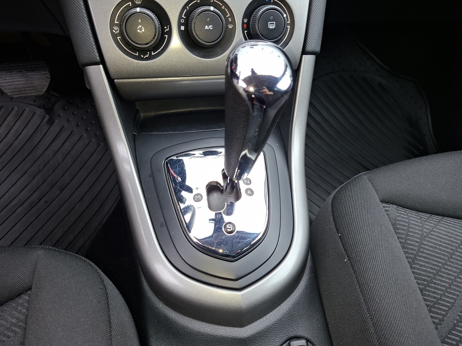 Peugeot 308 2013, photo 5/7