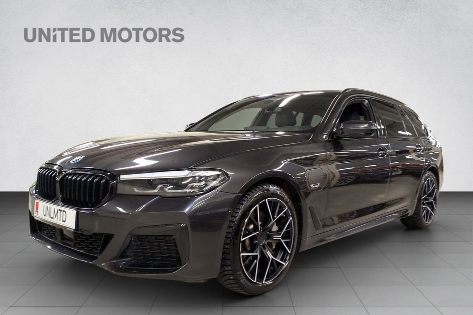 BMW 530, 2023, 2.0, 215 kW, plug-in hybrid (petrol/electric), automatic, four-wheel drive